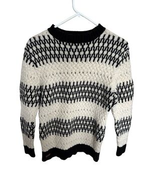 66 North Women’s Black & White Patterned Cable Knit Sweater Sz M